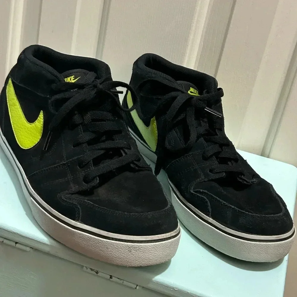 Nike Ruckus Men’s 13 Mid Athletic Skateboarding Shoes - Picture 1 of 9